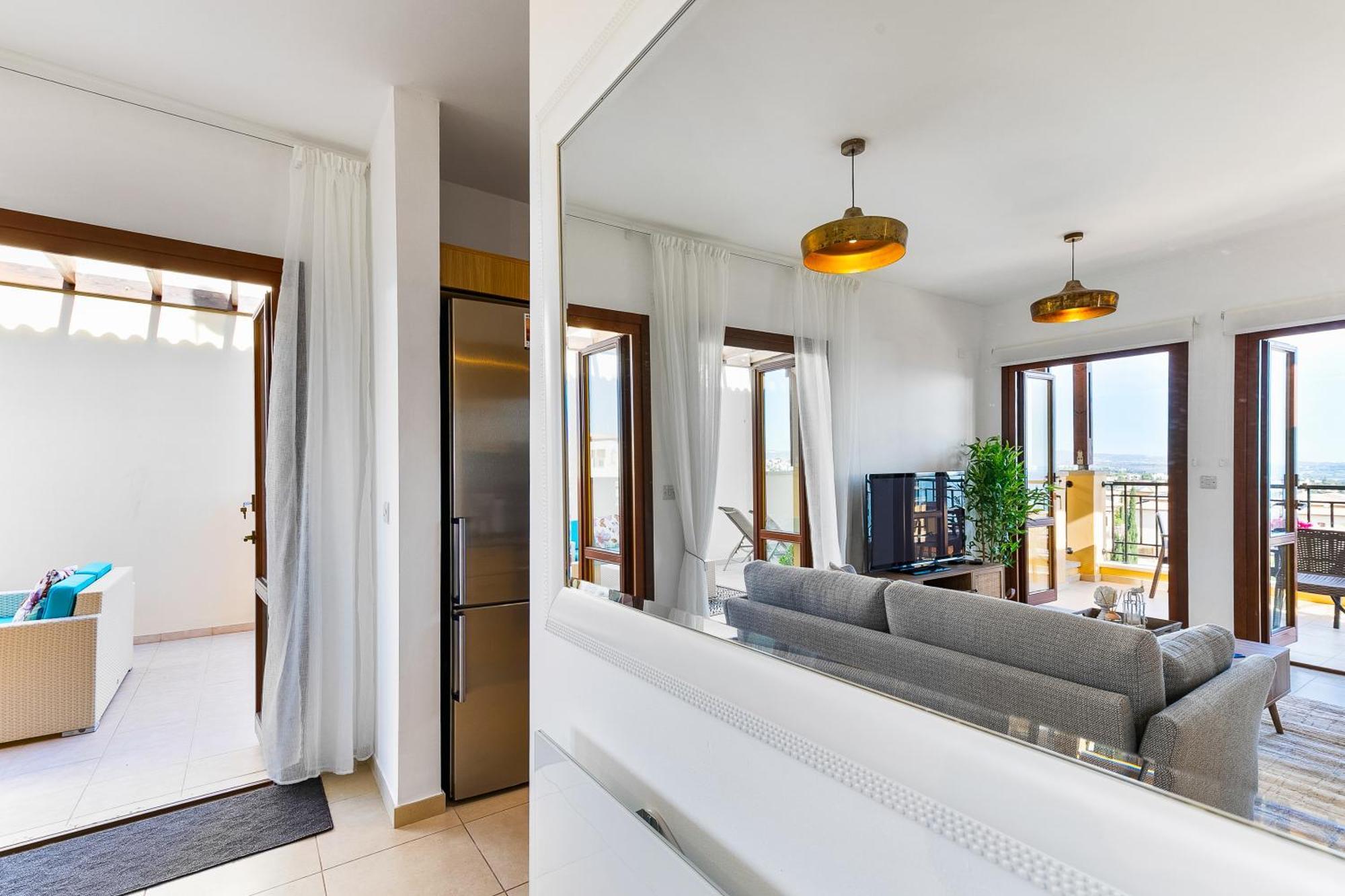 1 Bedroom Apartment Pyrgos With Beautiful Sea And Sunset Views, Aphrodite Hills Resort Kouklia Ngoại thất bức ảnh