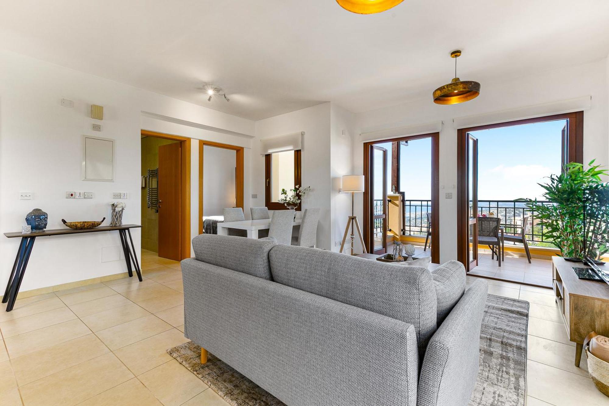 1 Bedroom Apartment Pyrgos With Beautiful Sea And Sunset Views, Aphrodite Hills Resort Kouklia Ngoại thất bức ảnh