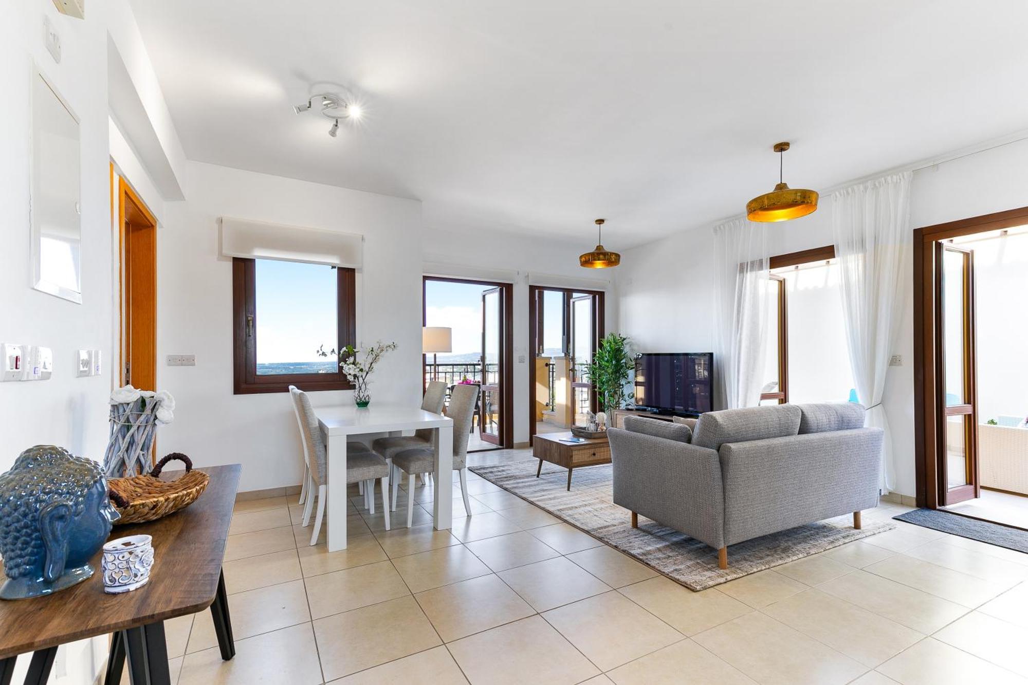 1 Bedroom Apartment Pyrgos With Beautiful Sea And Sunset Views, Aphrodite Hills Resort Kouklia Ngoại thất bức ảnh