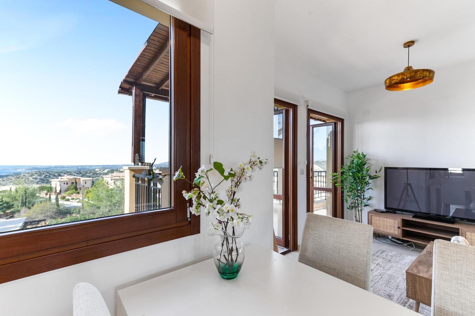 1 Bedroom Apartment Pyrgos With Beautiful Sea And Sunset Views, Aphrodite Hills Resort Kouklia Ngoại thất bức ảnh