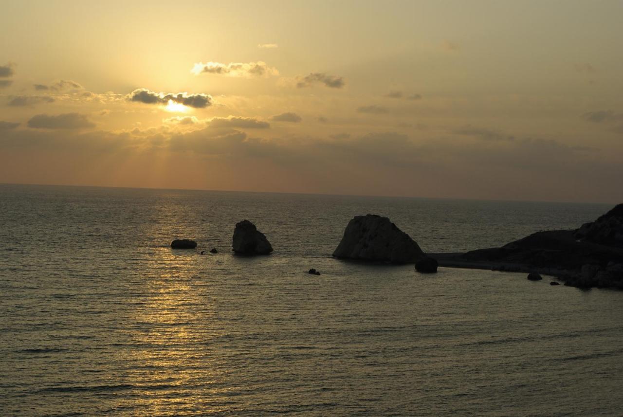 1 Bedroom Apartment Pyrgos With Beautiful Sea And Sunset Views, Aphrodite Hills Resort Kouklia Ngoại thất bức ảnh